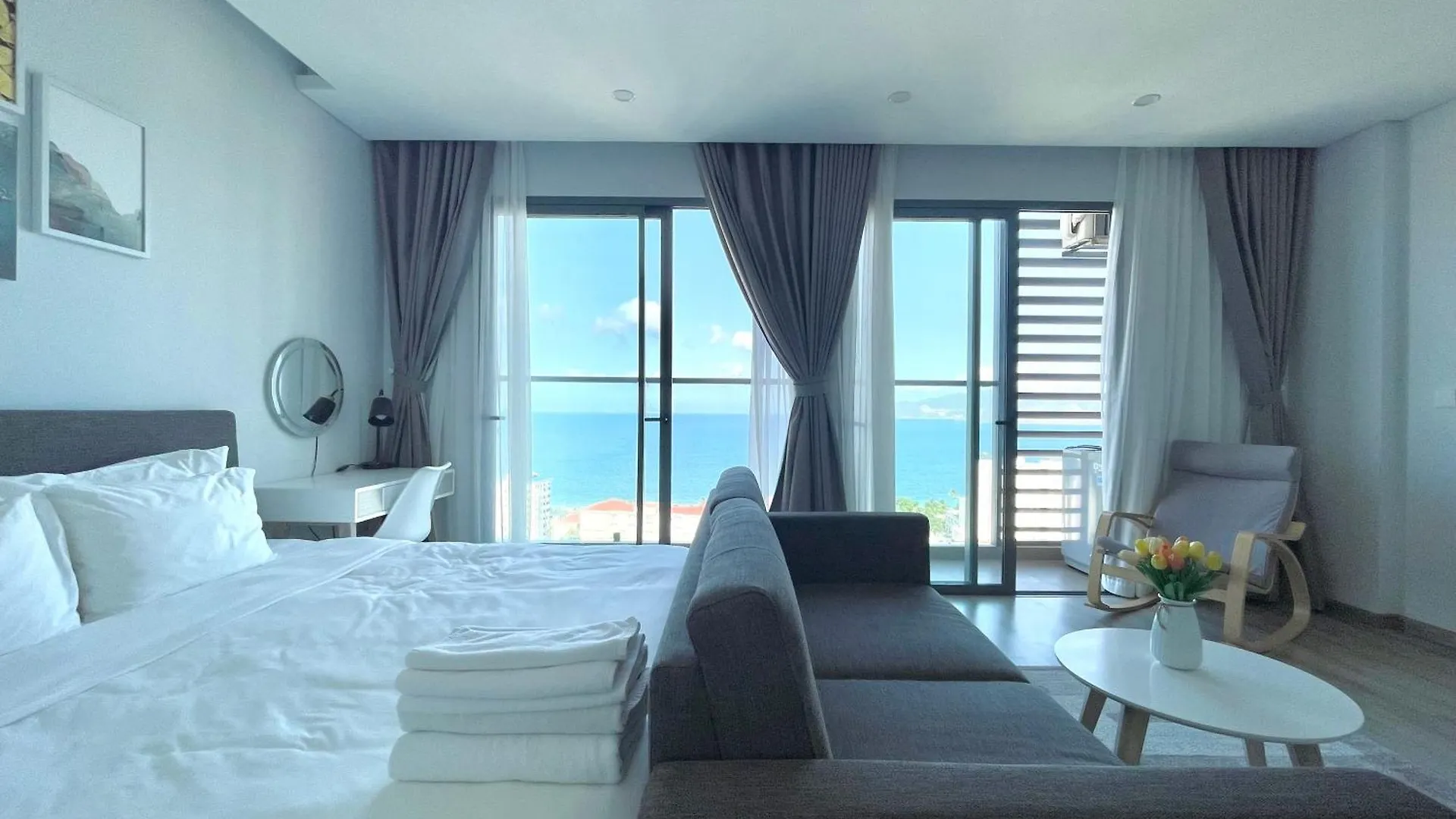 2005 Luxury Apt - Sunrise On The Ocean Ocean- Marina Suites Nha Trang Apartment